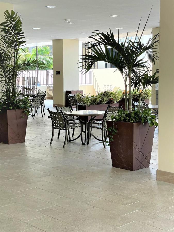 Royal Kuhio Resort Гонолулу Экстерьер фото
